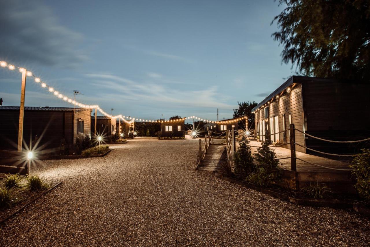 Black Bull Retreat, Barmston With Private Hot Tubs Driffield Exterior photo